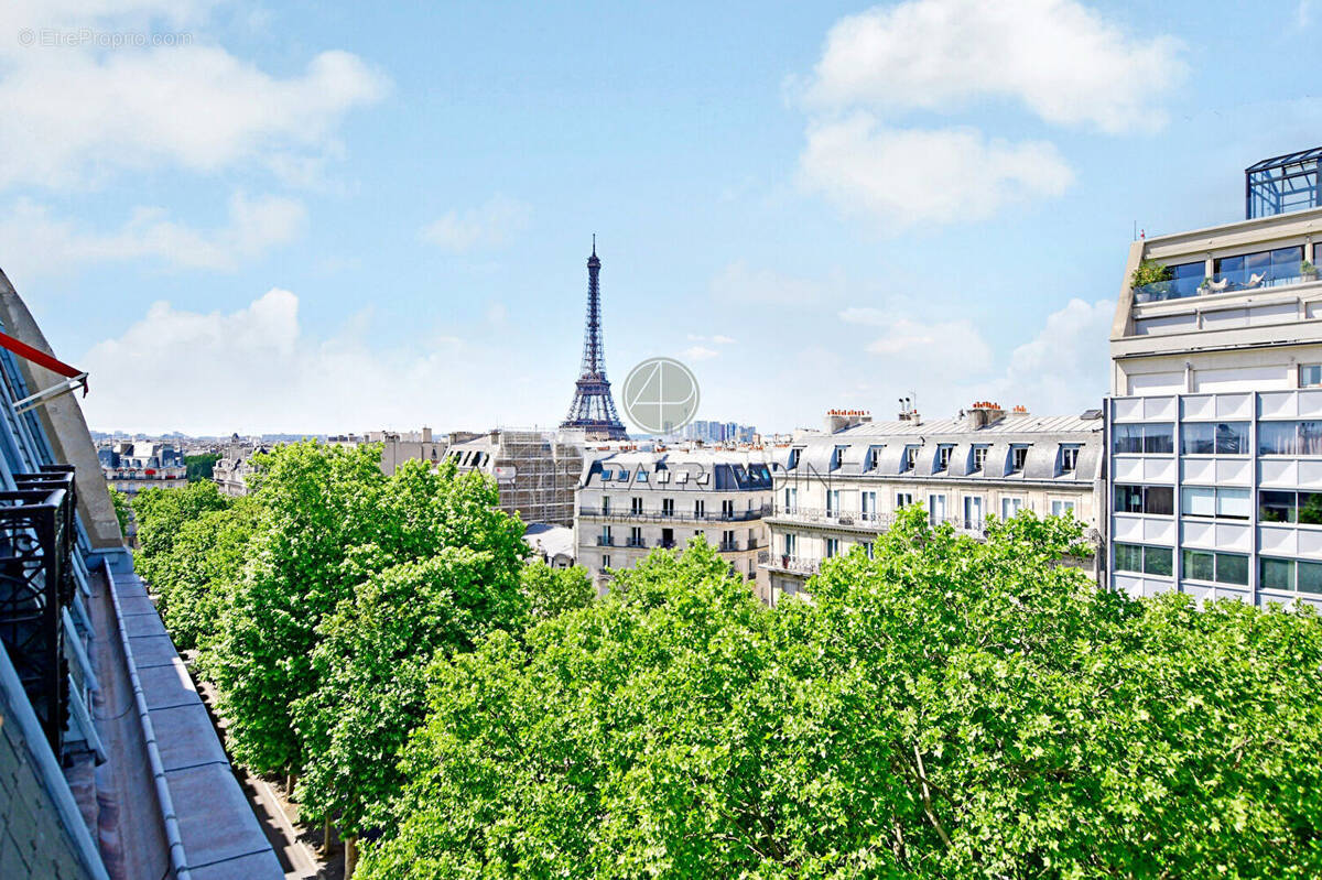 Appartement à PARIS-8E