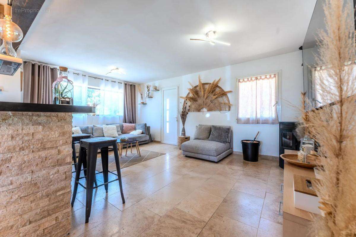 Maison à LE CASTELLET