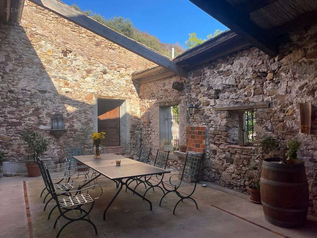 Maison 280 m² à La Tour-Sur-Orb  - photo 4