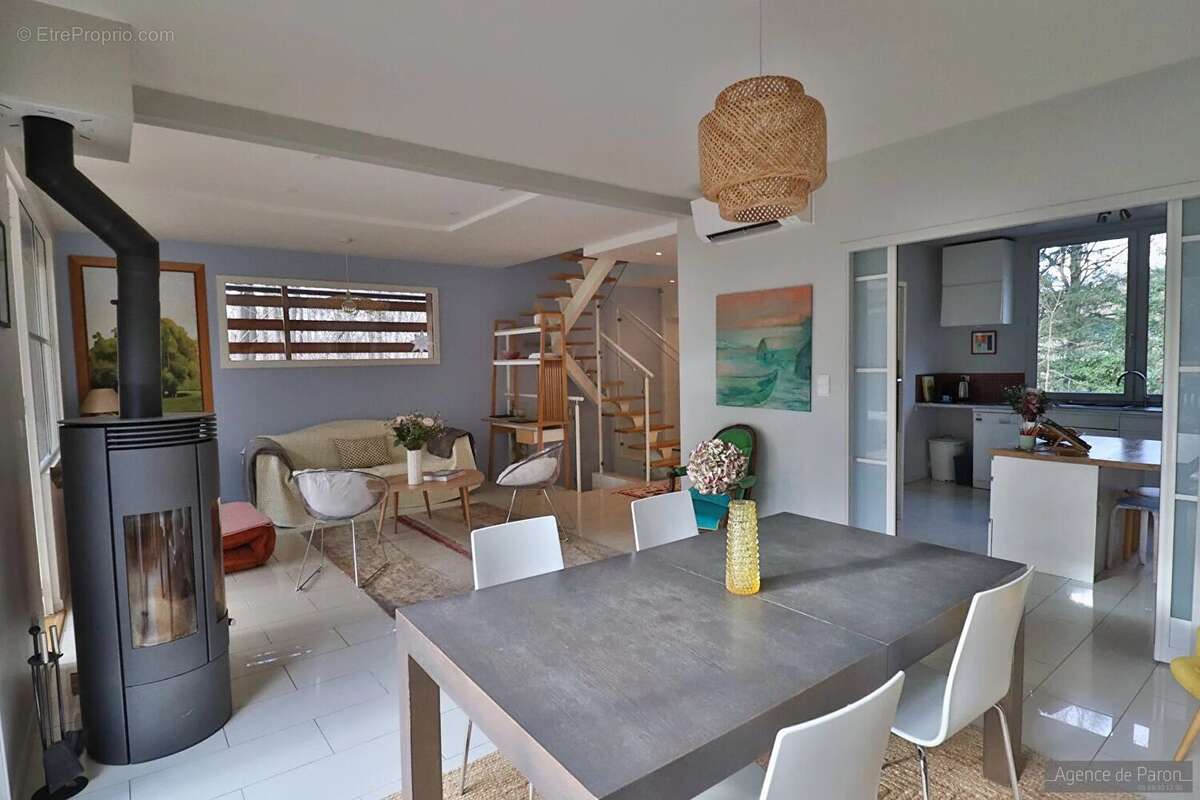 Maison à VERRIERES-LE-BUISSON