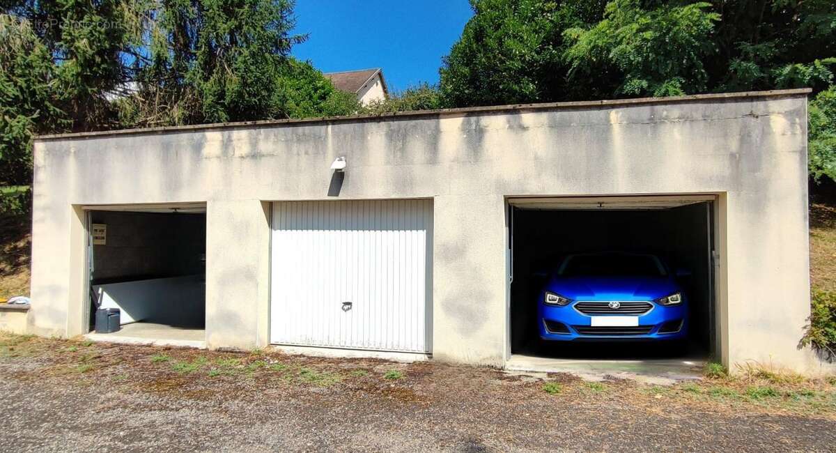 Maison à DECAZEVILLE