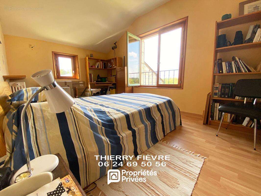 A VENDRE  49730 TURQUANT  Maison 4 pièces de 74 m2 avec maison annexe à rénover, terrasse,  jardin,  cave - photo 8