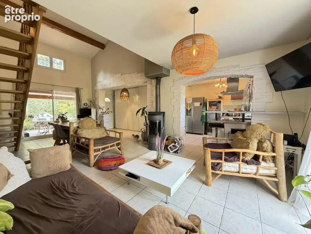 A vendre villa t4 avec piscine et garage saint maximin la sainte baume  - 83470 - photo 2
