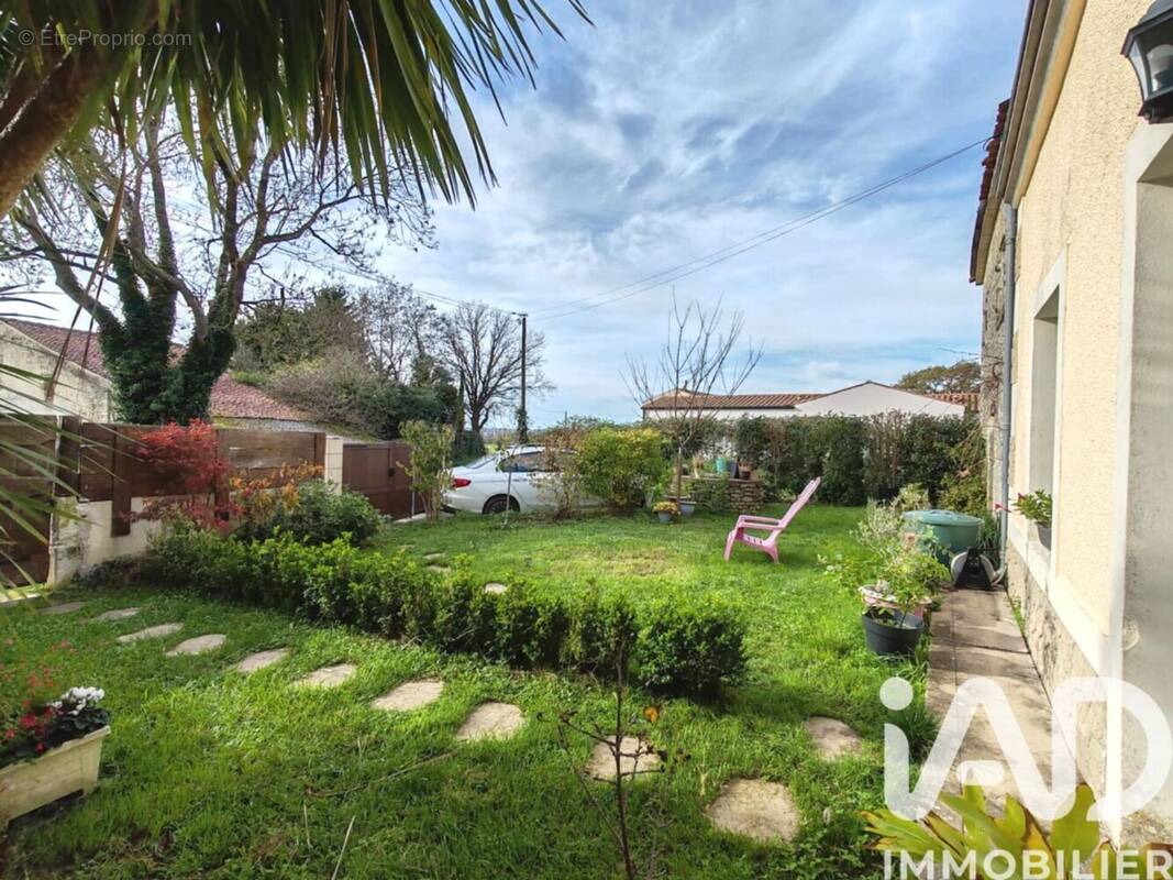 Photo 1 - Maison à BREUIL-LA-REORTE