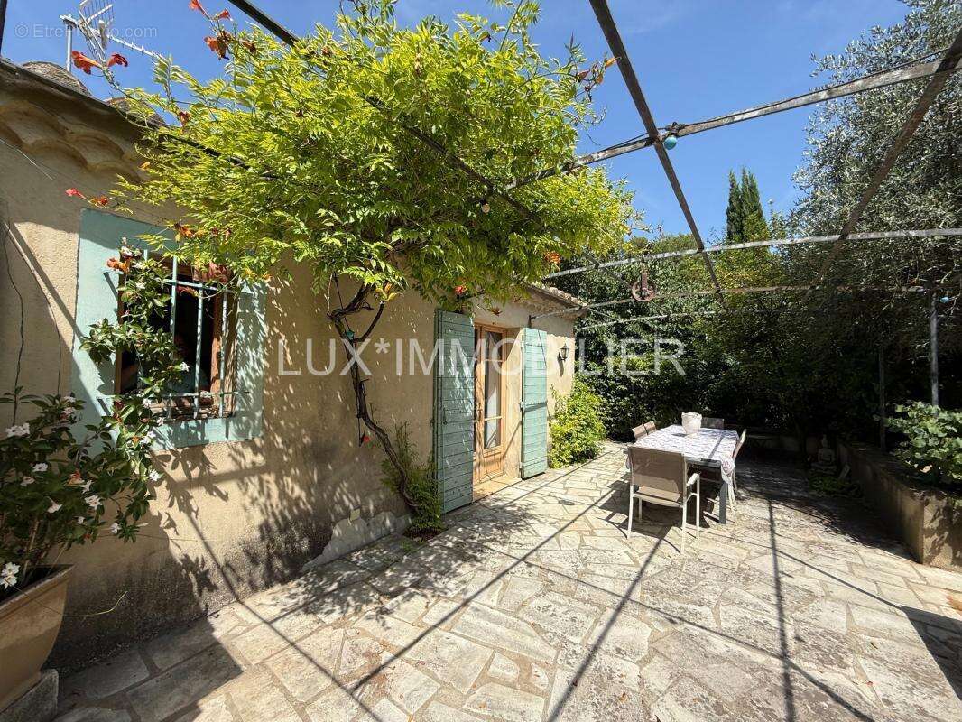 Maussane-les-alpilles - villa 3 pieces a agrandir - piscine - photo 2