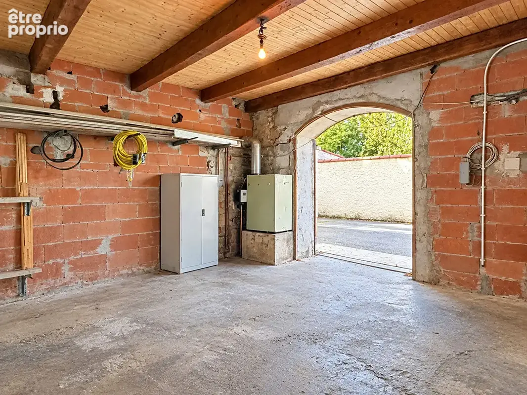 Gémenos - t2 avec extérieur, 72 m² de dépendances et 2 garages - viager occupé - photo 7