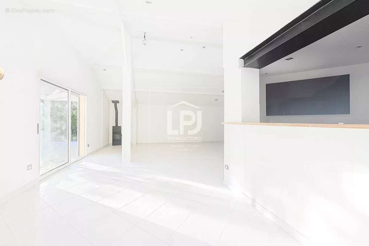 Maison à MAUZAC