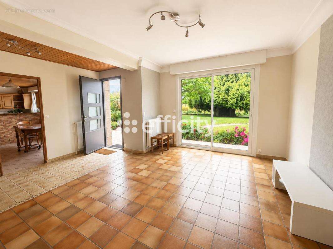 Maison 130 m² à Pire-Sur-Seiche  - photo 6