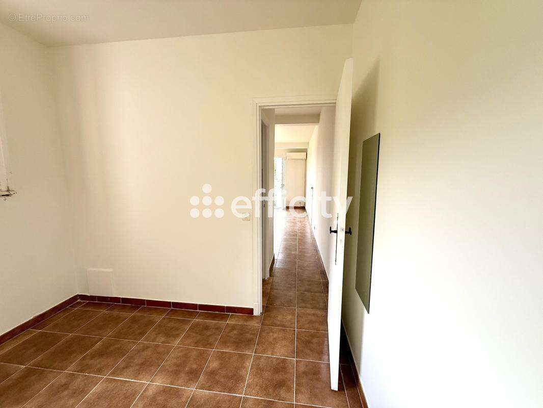 Appartement à LE BAR-SUR-LOUP