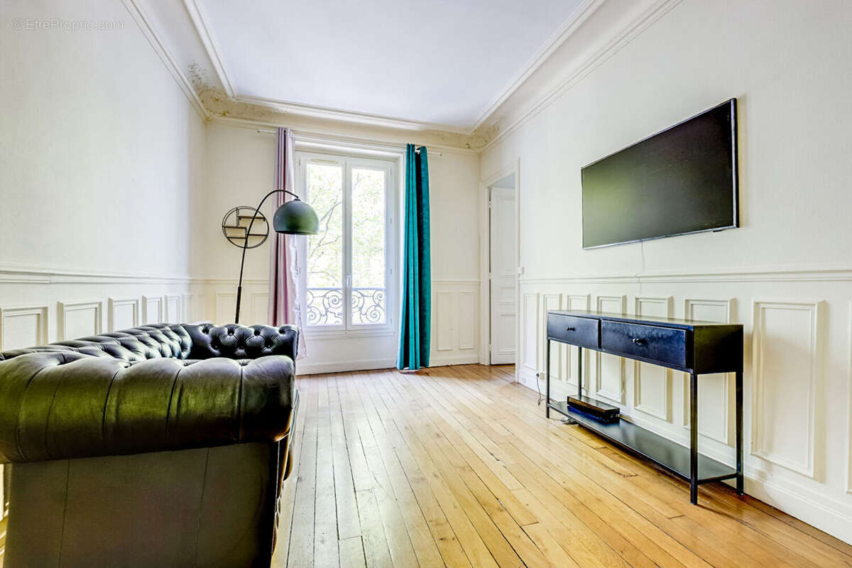 Appartement à PARIS-14E