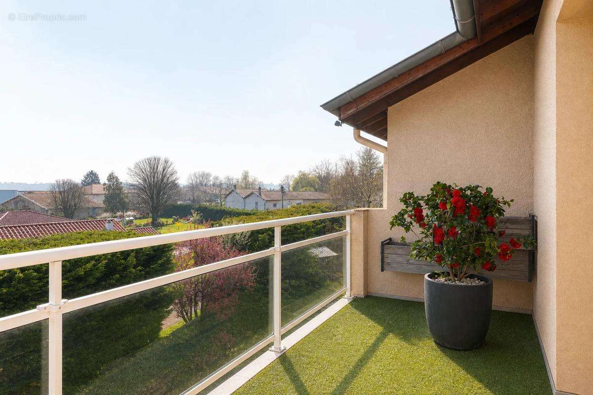 Appartement à VALENCIN