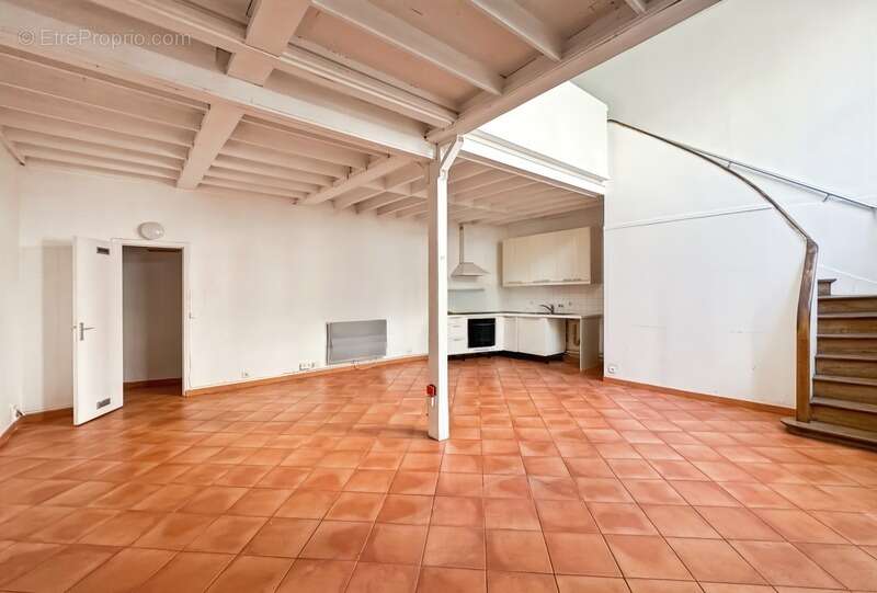 Appartement à PARIS-8E