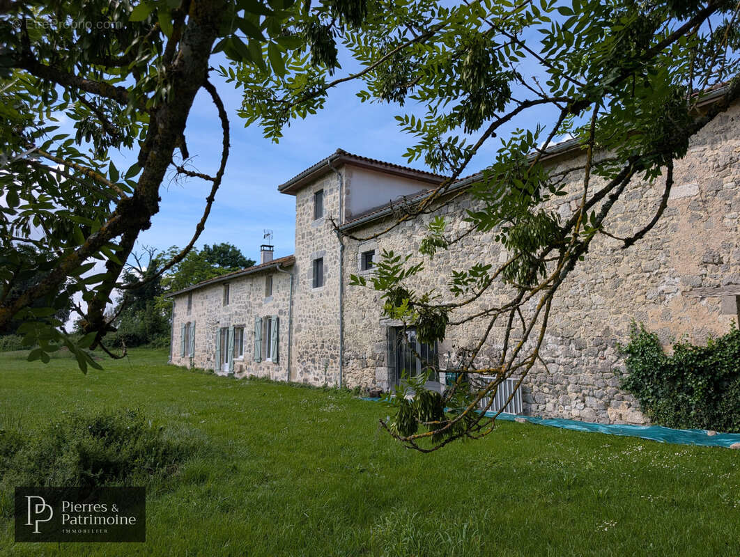 Maison à LASSERRE