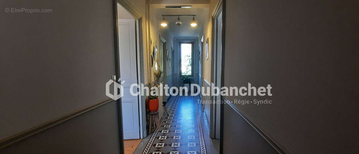 Maison Feurs 10 pièce(s) 163.28 m2 - photo 5