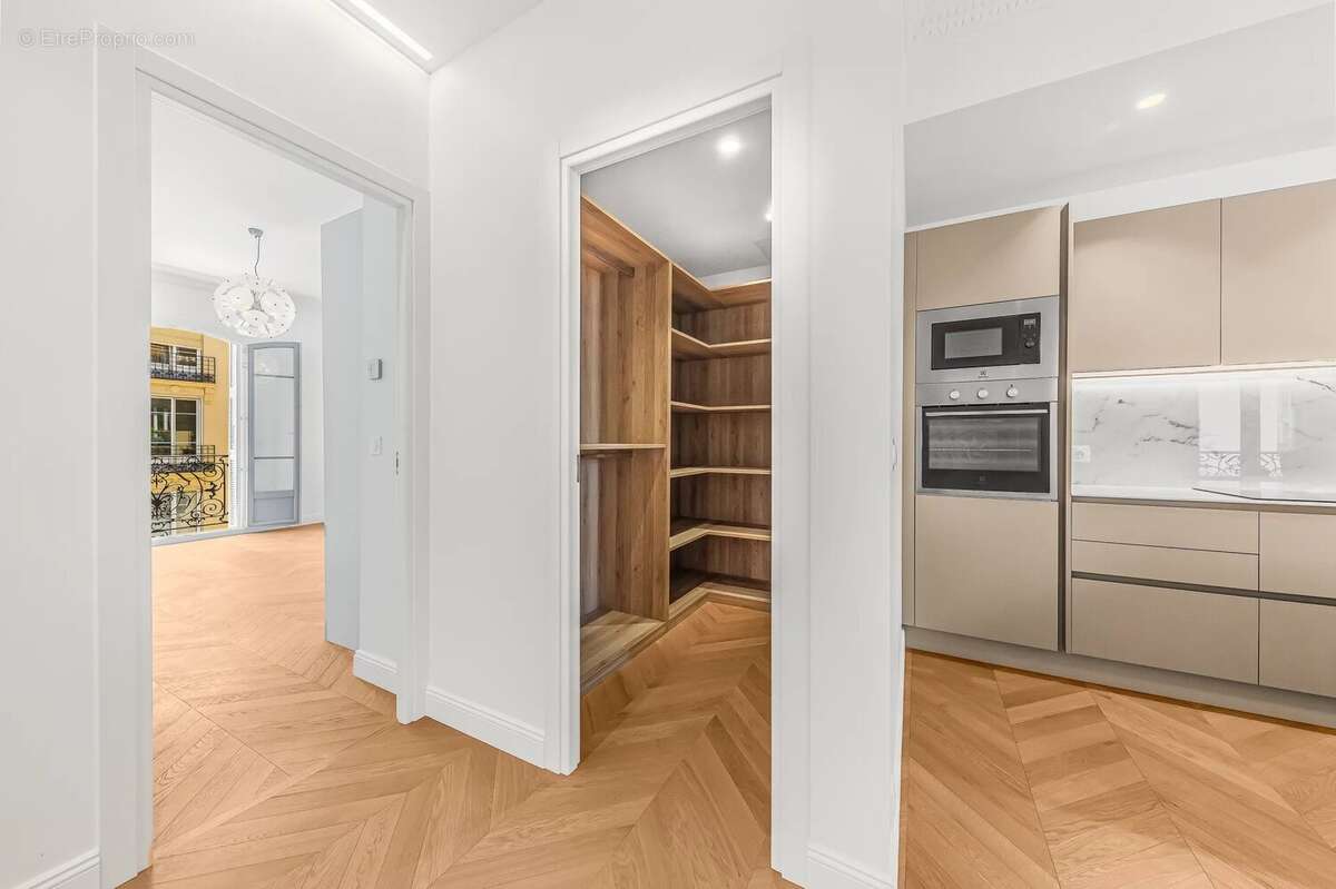 Nice Carré d'Or appartement 3p avec dépendance - photo 6