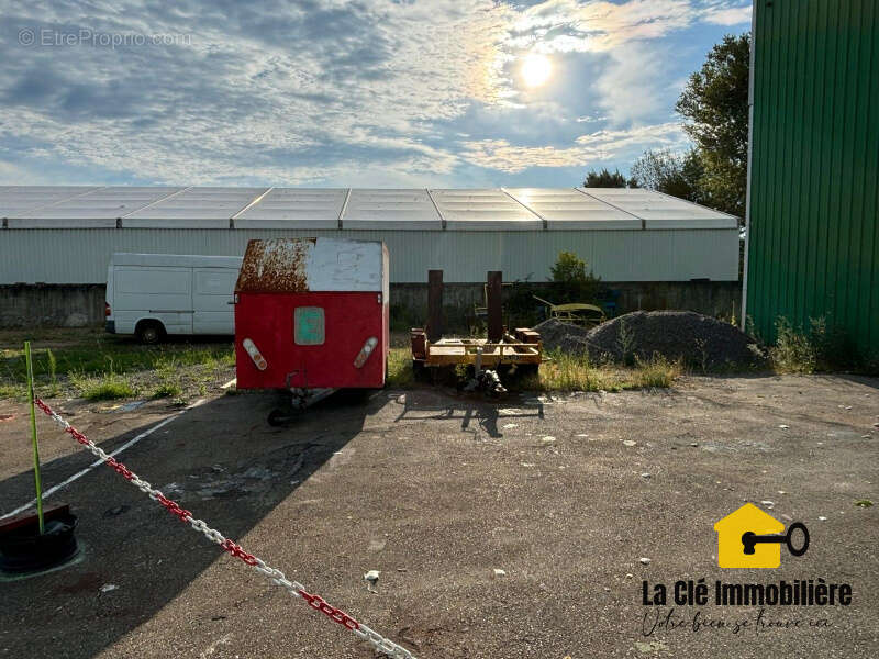Hombourg   Local d'activité de 270 m2 avec fort potentiel d'aménagement - photo 6