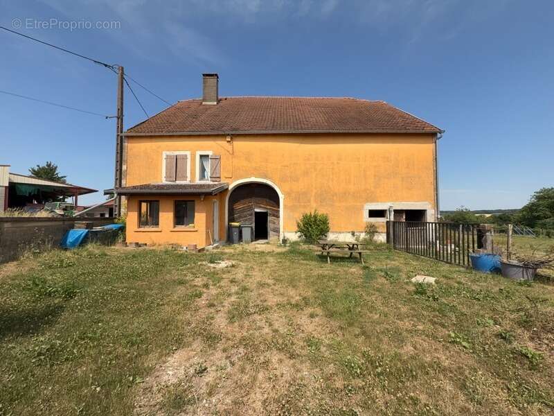 VAUCONCOURT NERVEZAIN (70) -  Propriété à vendre 6 pièces - 4 chambres - photo 9