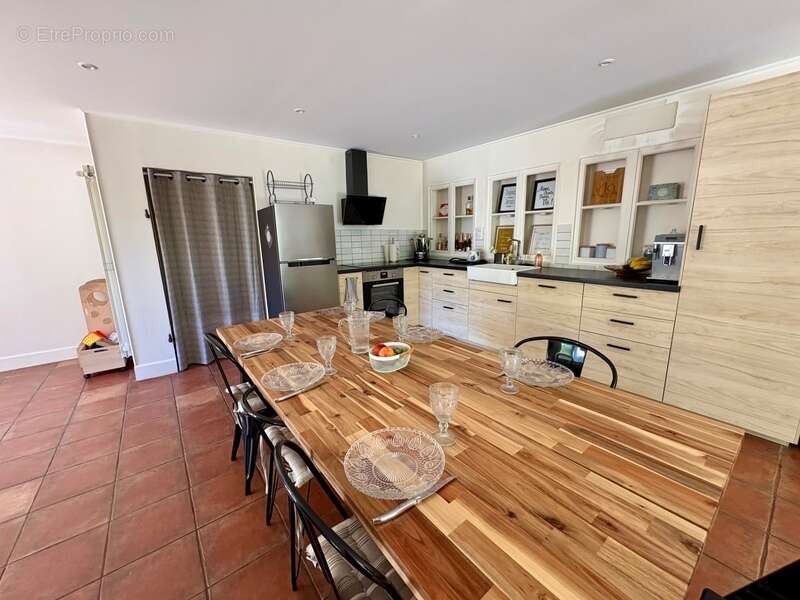 Magnifique maison en pierre de caractère avec annexes à Fayence (175 m² habitables + 126m2 de dépendances) (83) - photo 11
