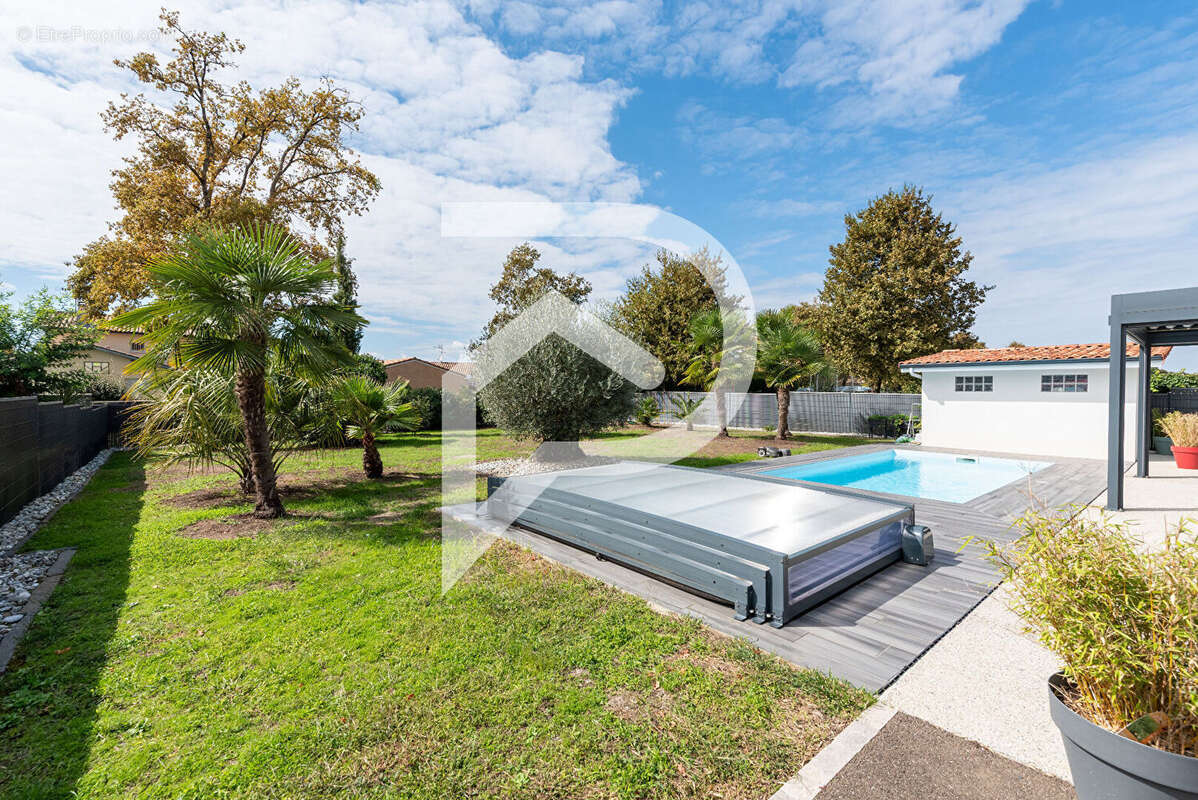 Maison à SAINT-PIERRE-DU-MONT