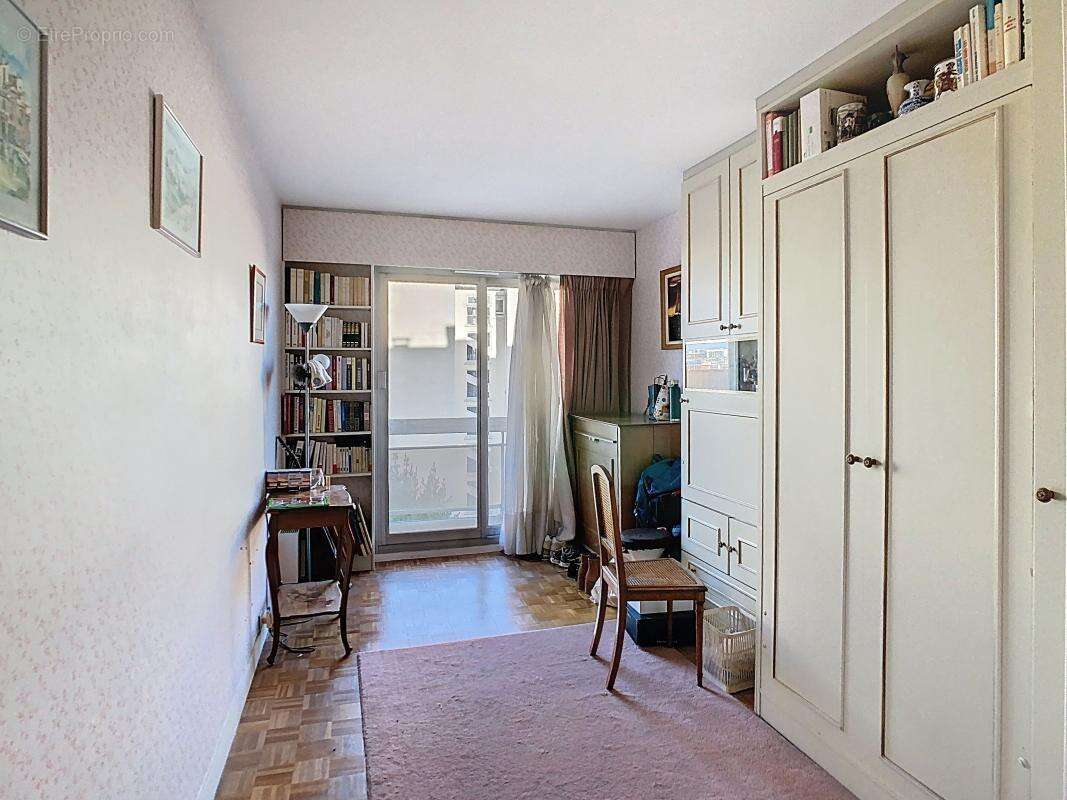 Appartement à ISSY-LES-MOULINEAUX
