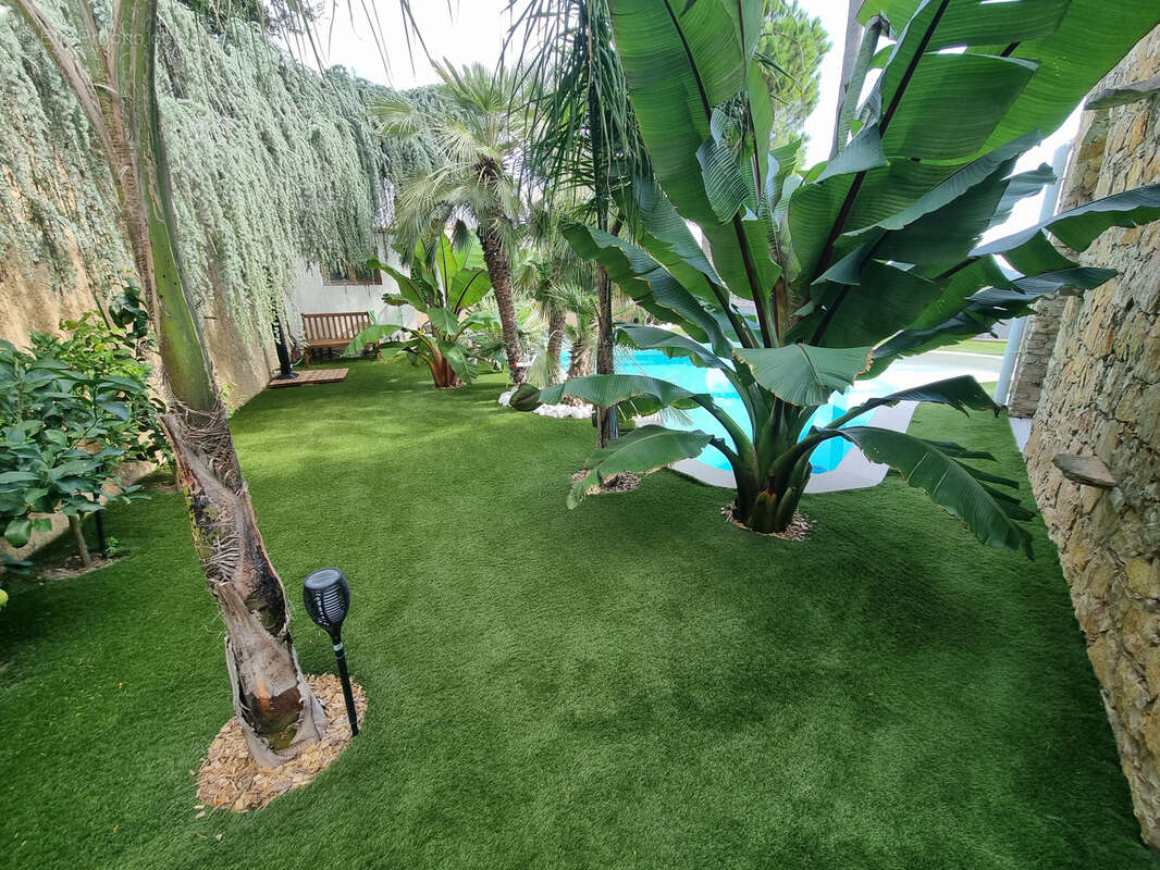 Limite mandelieu ville t4/t5 de 150m2 vue mer panoramique jardin entourant jacuzzi garage - photo 35