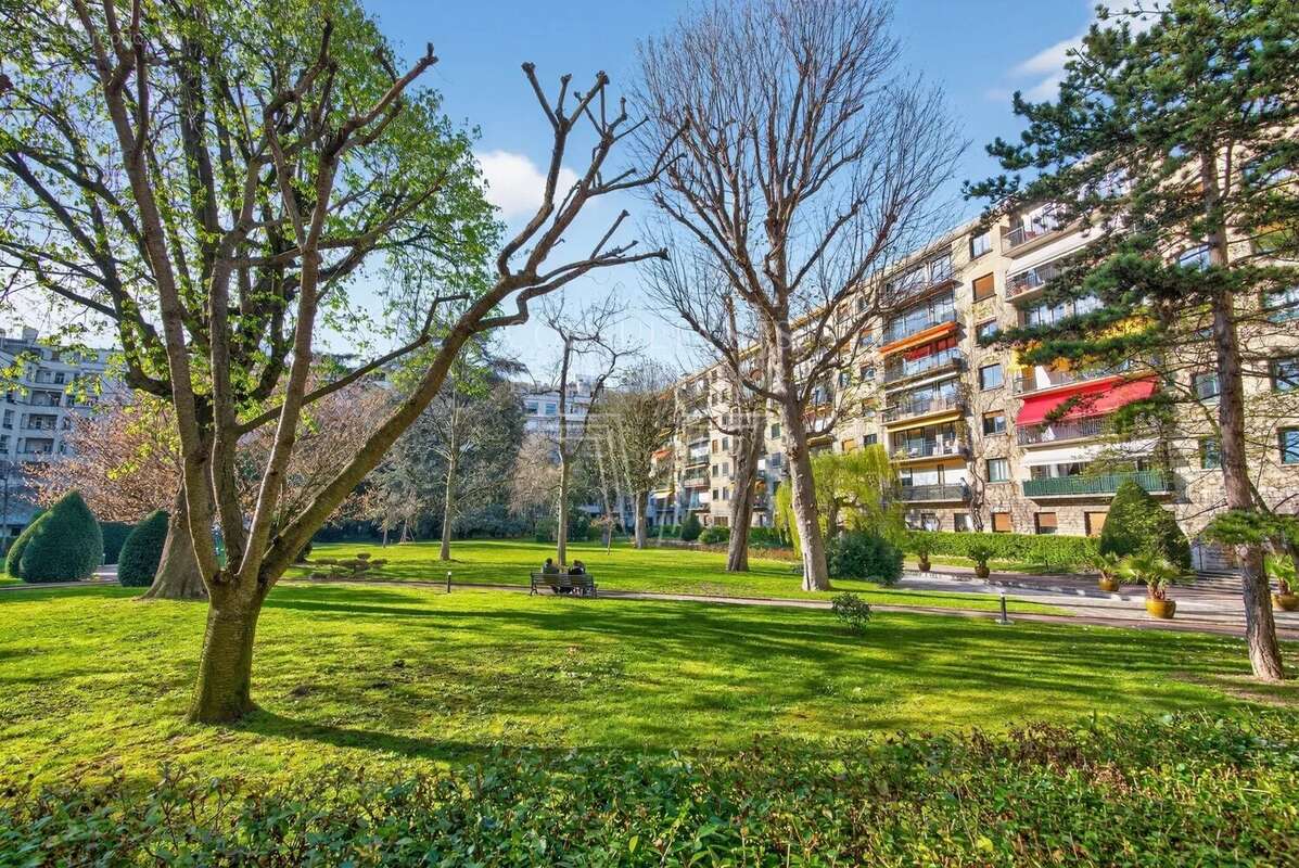 Appartement à NEUILLY-SUR-SEINE