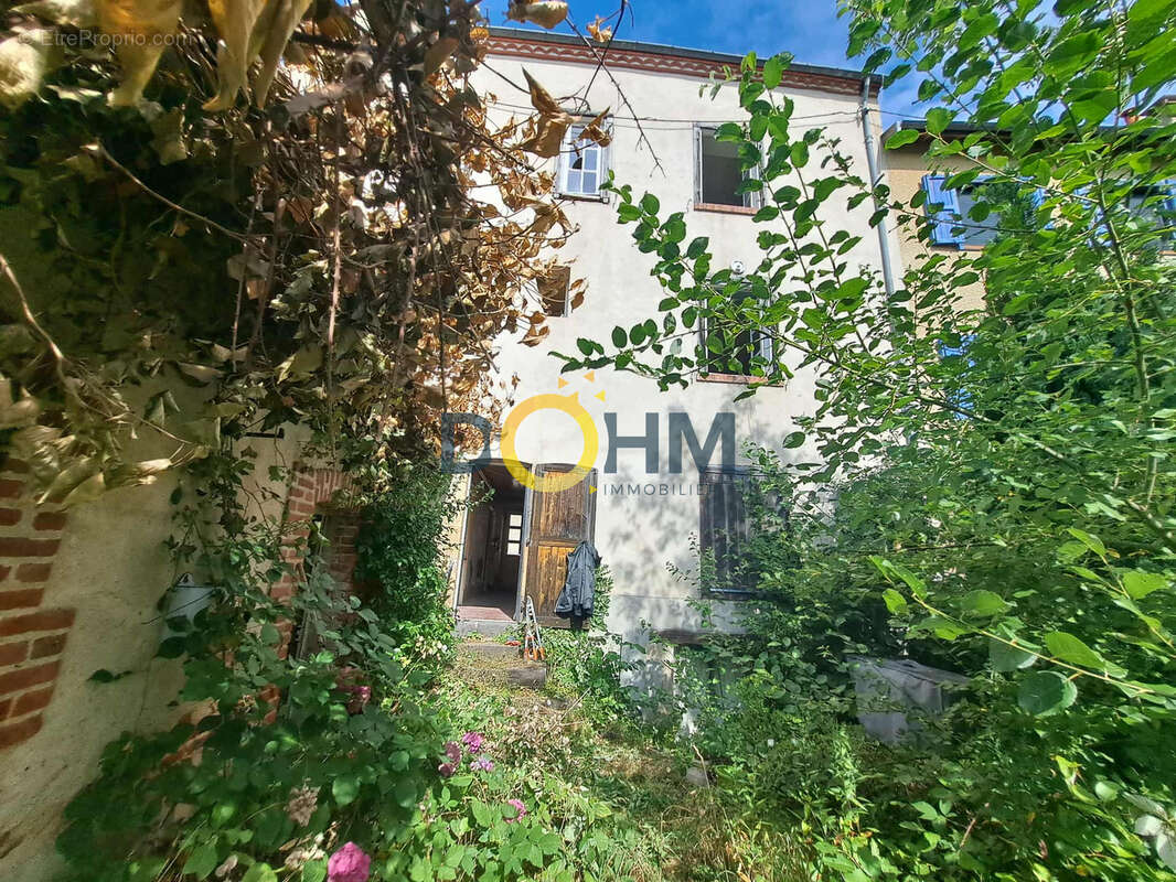 Maison à CHAMPAGNAC-LE-VIEUX