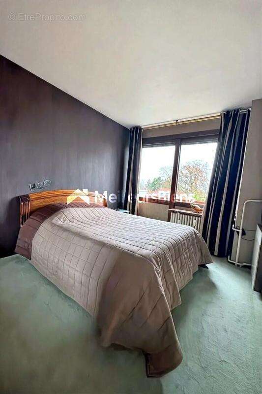 Appartement à LES PAVILLONS-SOUS-BOIS