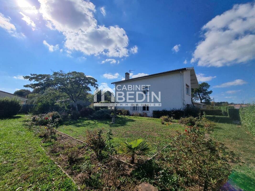 Maison à SAINT-MEDARD-D'EYRANS