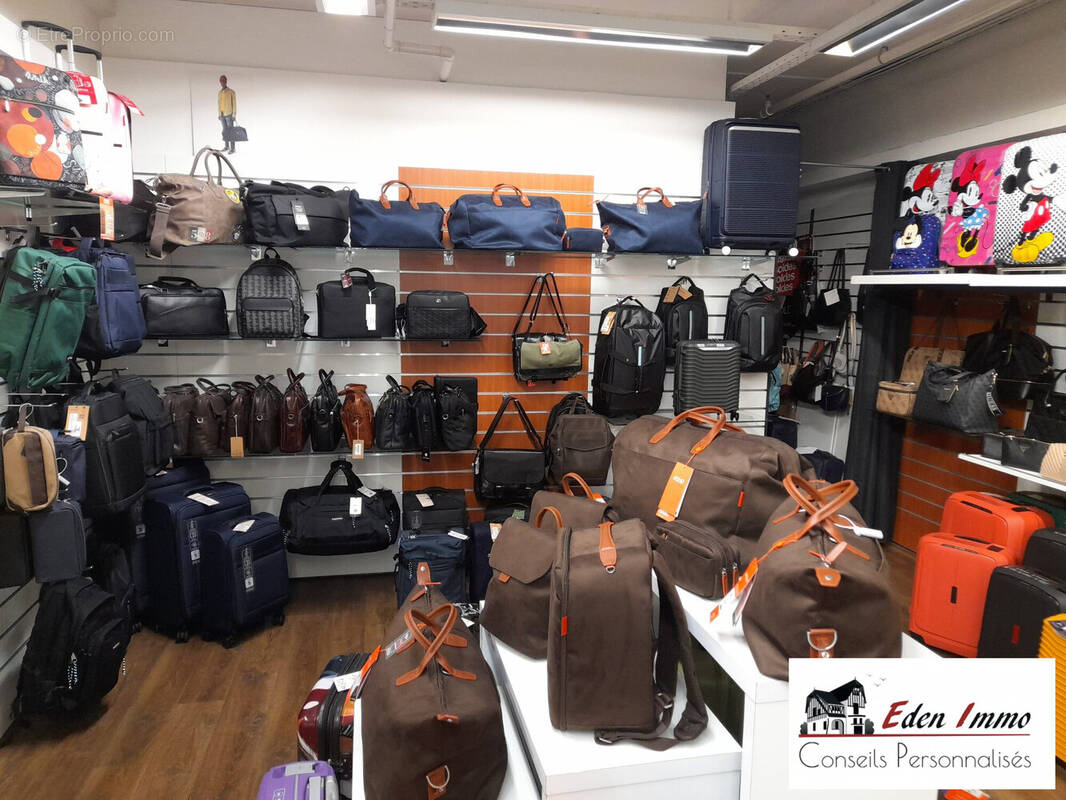 Commerce à CHAMPNIERS