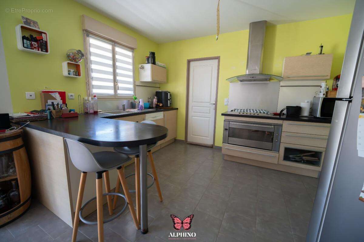 Maison 89 m² à Saint-Martial-De-Valette  - photo 4