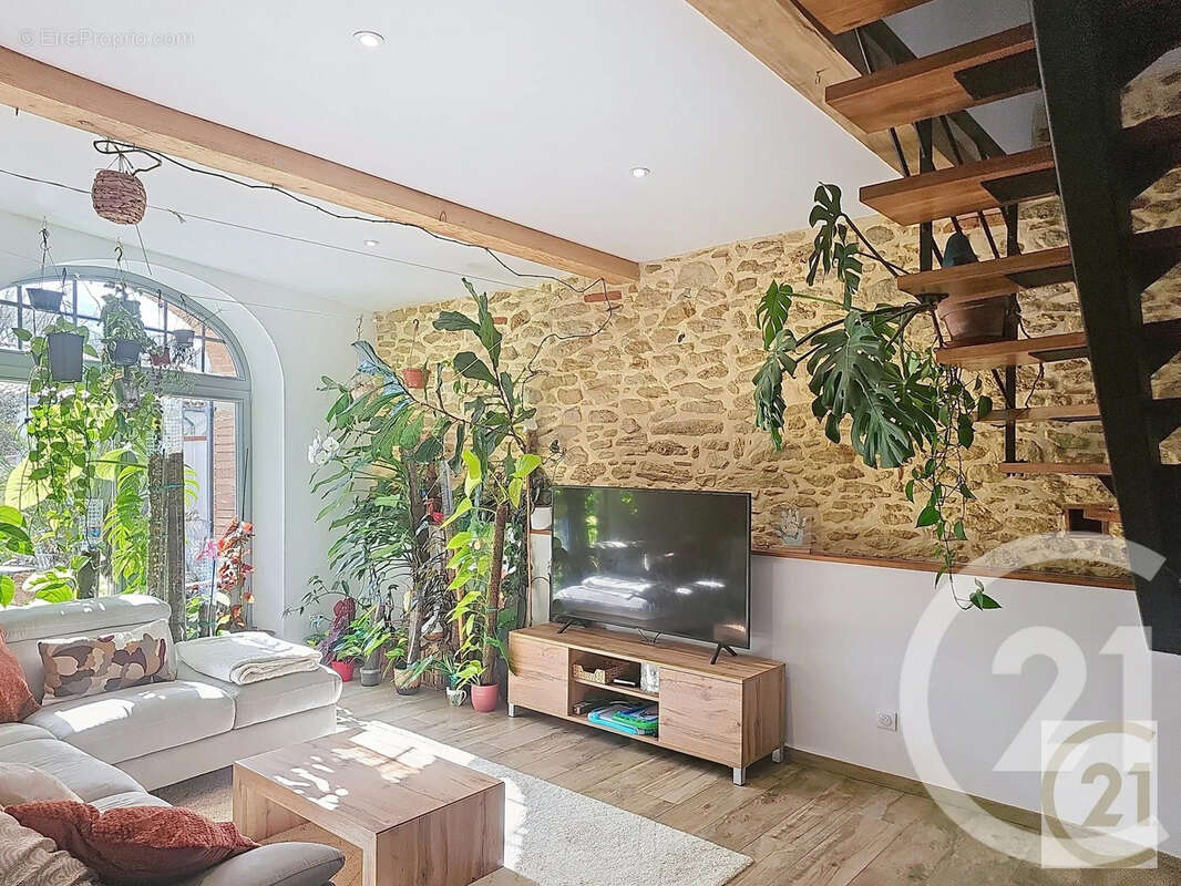 Maison à TREBONS-SUR-LA-GRASSE