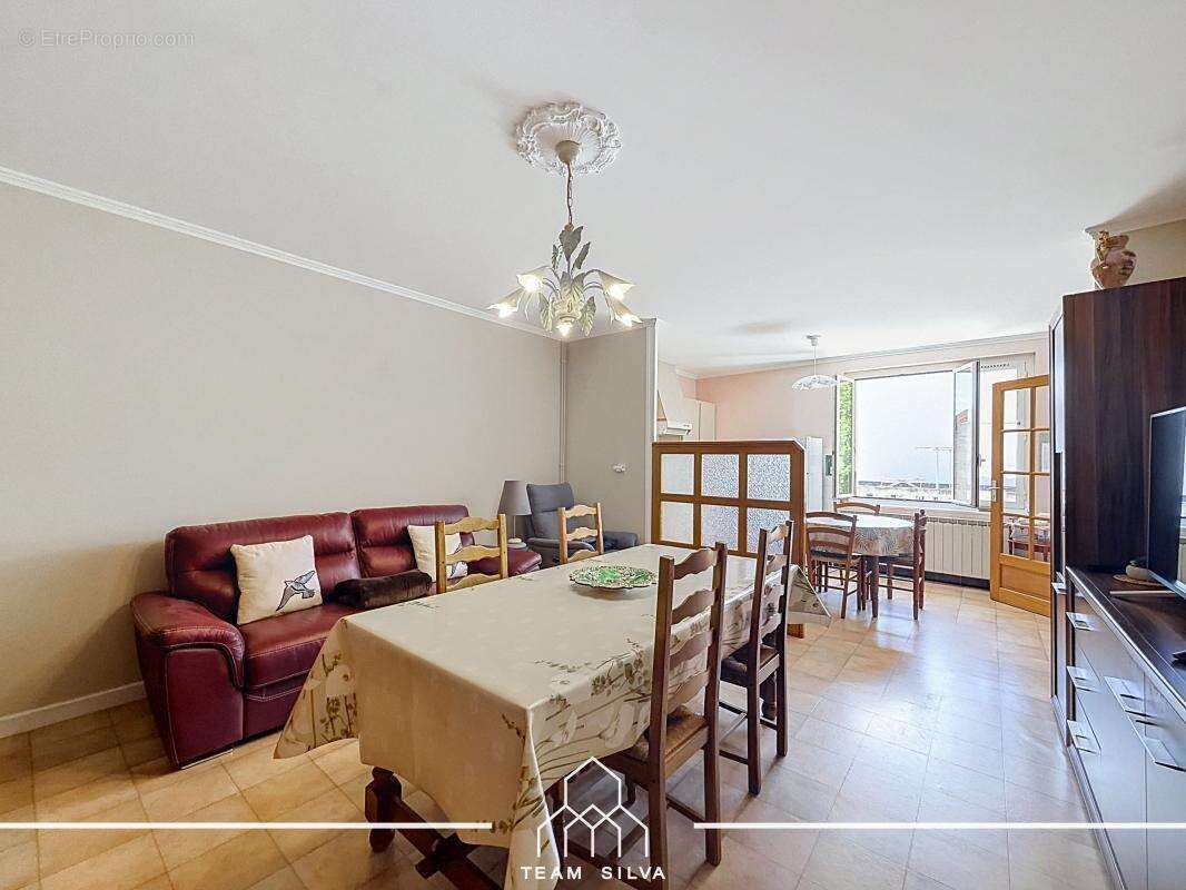 Maison 110 m² à Communay  - photo 4