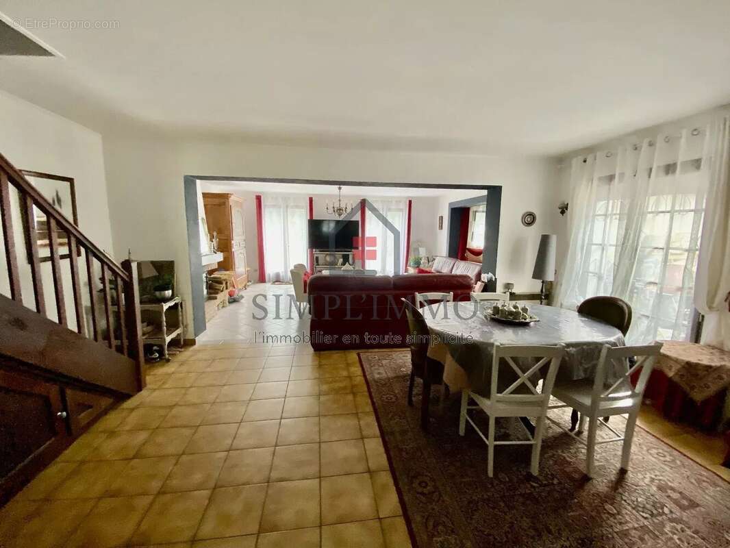 Maison à TONNAY-CHARENTE