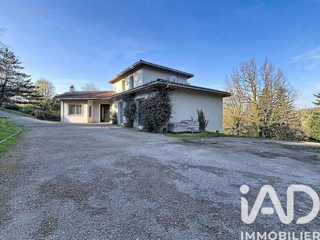 Maison 304 m² à Les Brunels  - photo 5