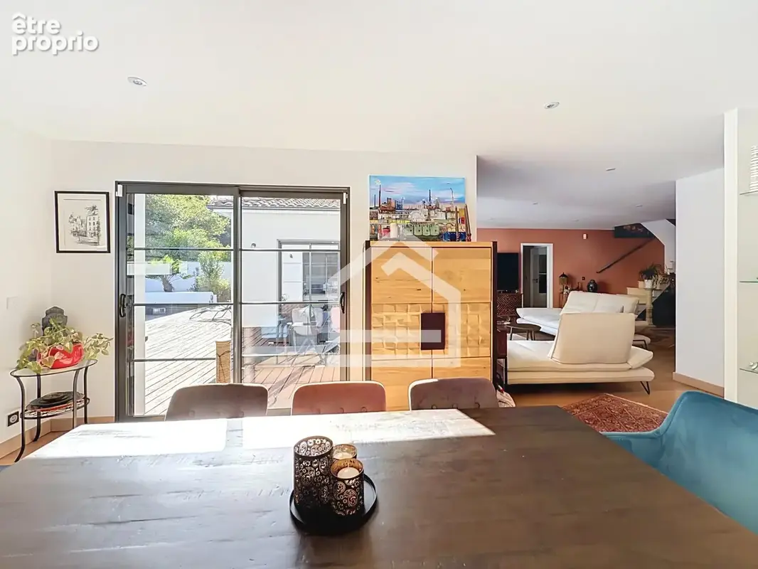 Maison contemporaine de 198 m2, 5 chambres, piscine et double garage - photo 6