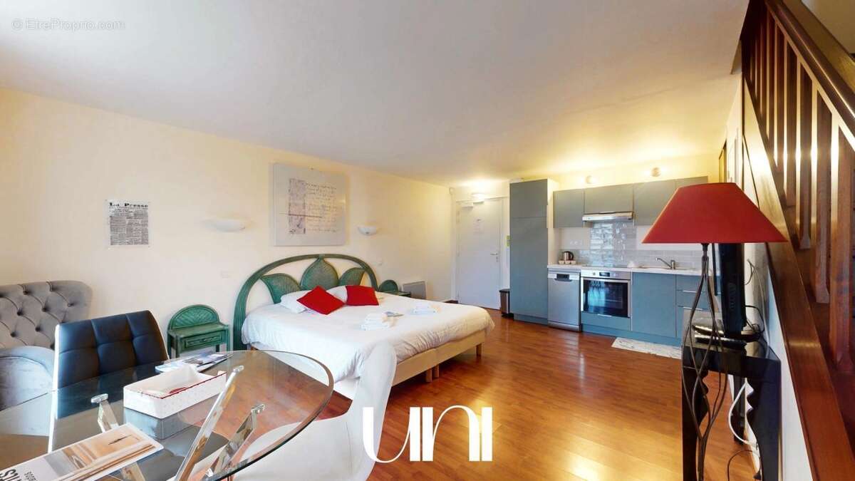 Appartement à COLLEVILLE-SUR-MER