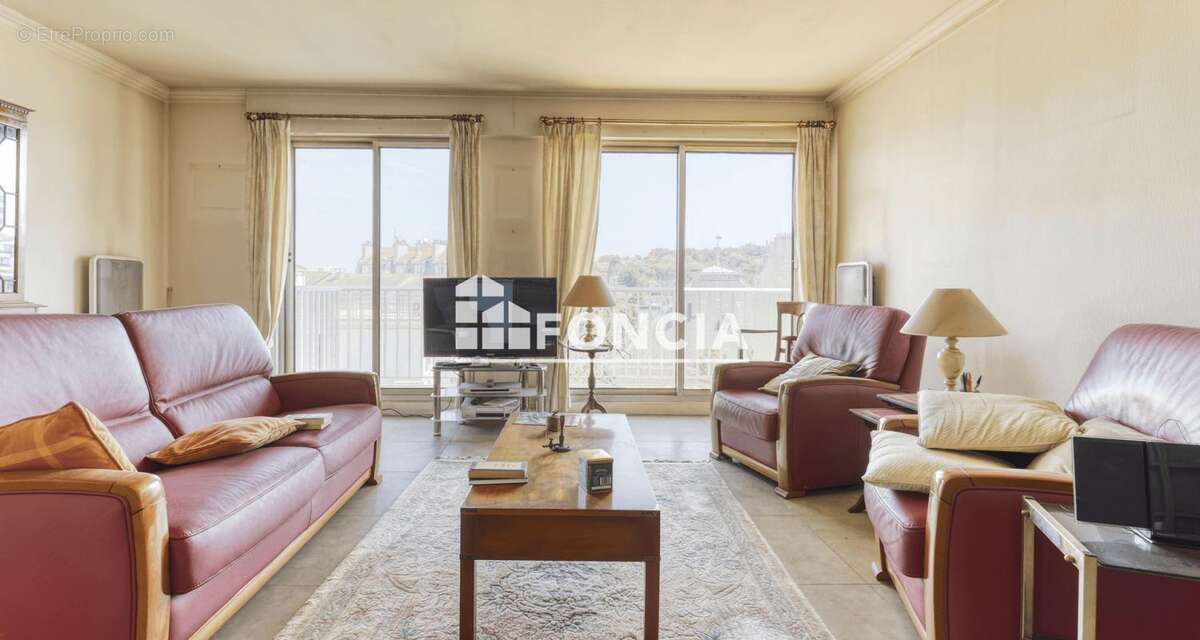 Rosny-sous-bois, appartement familial 5 pièces avec balcon filant, 2 box et 2 caves - photo 3