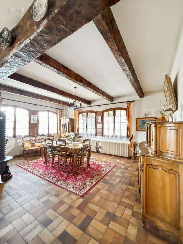 Maison à PEYRUIS