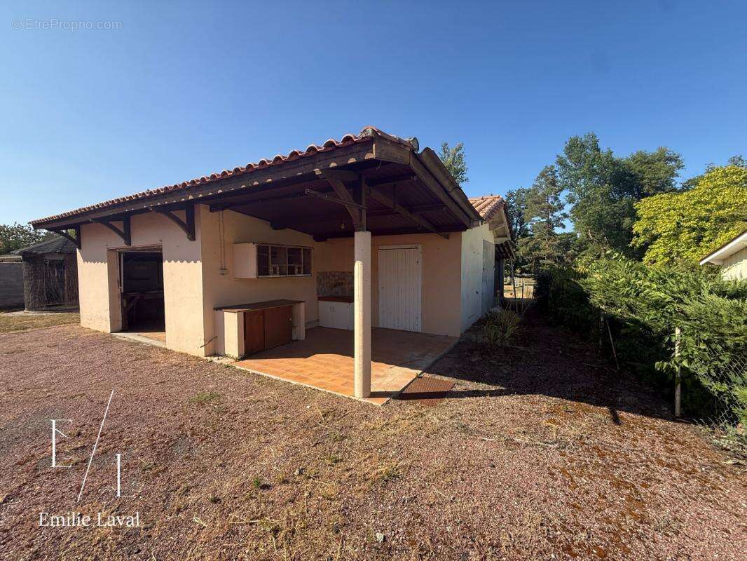 Maison avec dépendance, cave à vin et terrain clos de 1 737 m² à Pineuilh (33) - photo 15