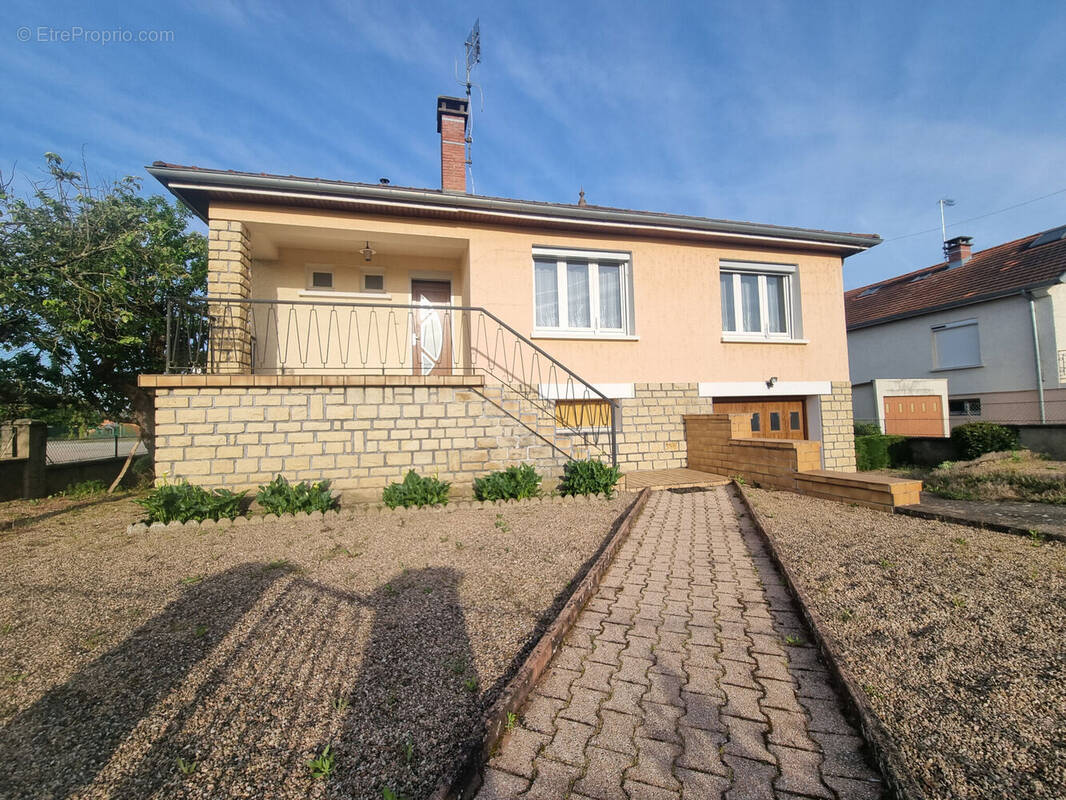 Photo 1 - Maison à GUEUGNON