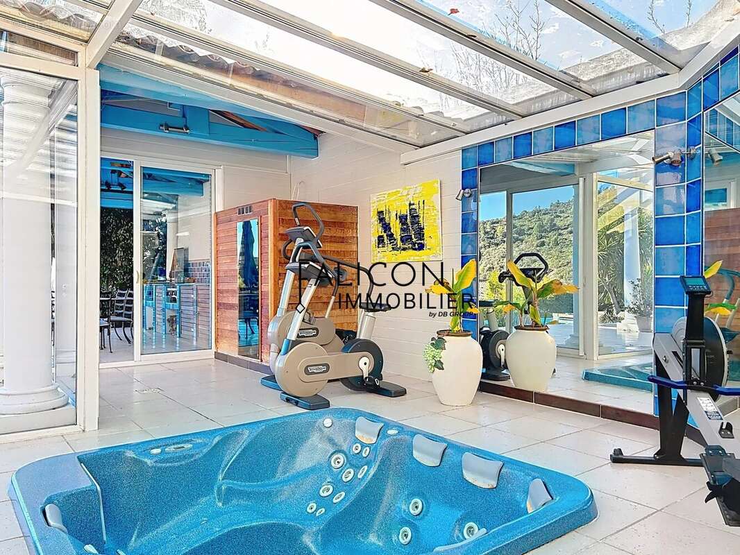 Superbe Villa d'Architecte dans un Domaine Privé sur les Hauteurs de Falicon - photo 8