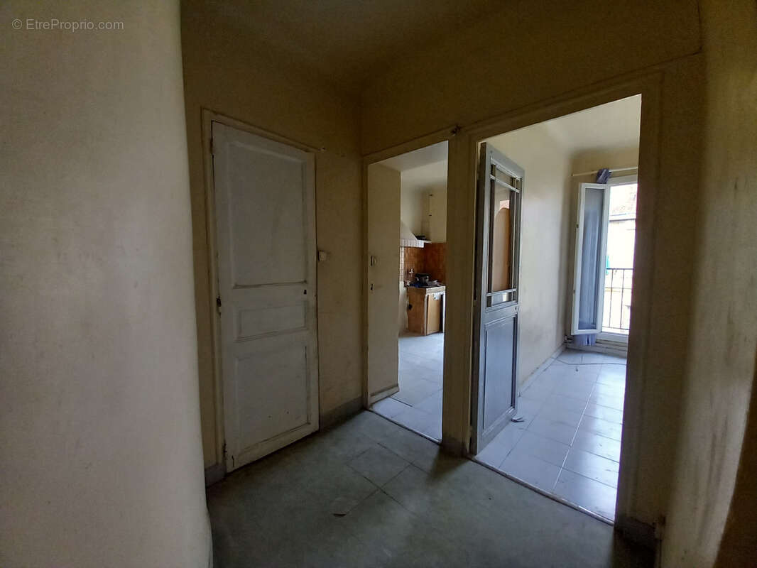 Appartement à MARSEILLE-2E