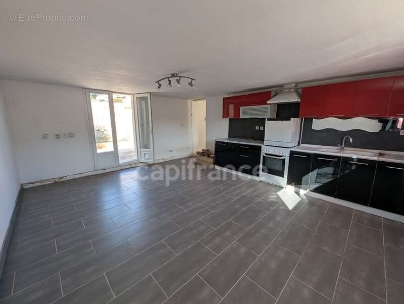 Maison de 93 m² climatisée avec piscine et dépendance de 50 m² sur la commune de SAINT GILLES (30) - photo 18
