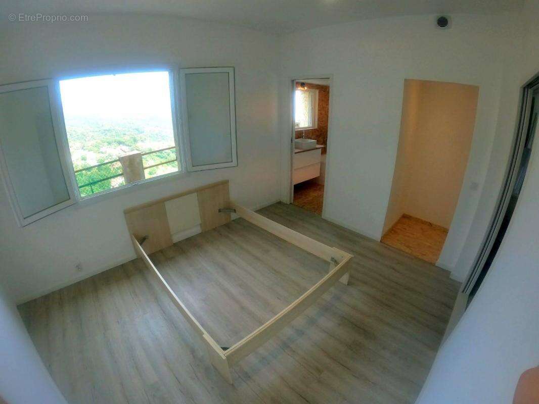 Appartement à GATTIERES