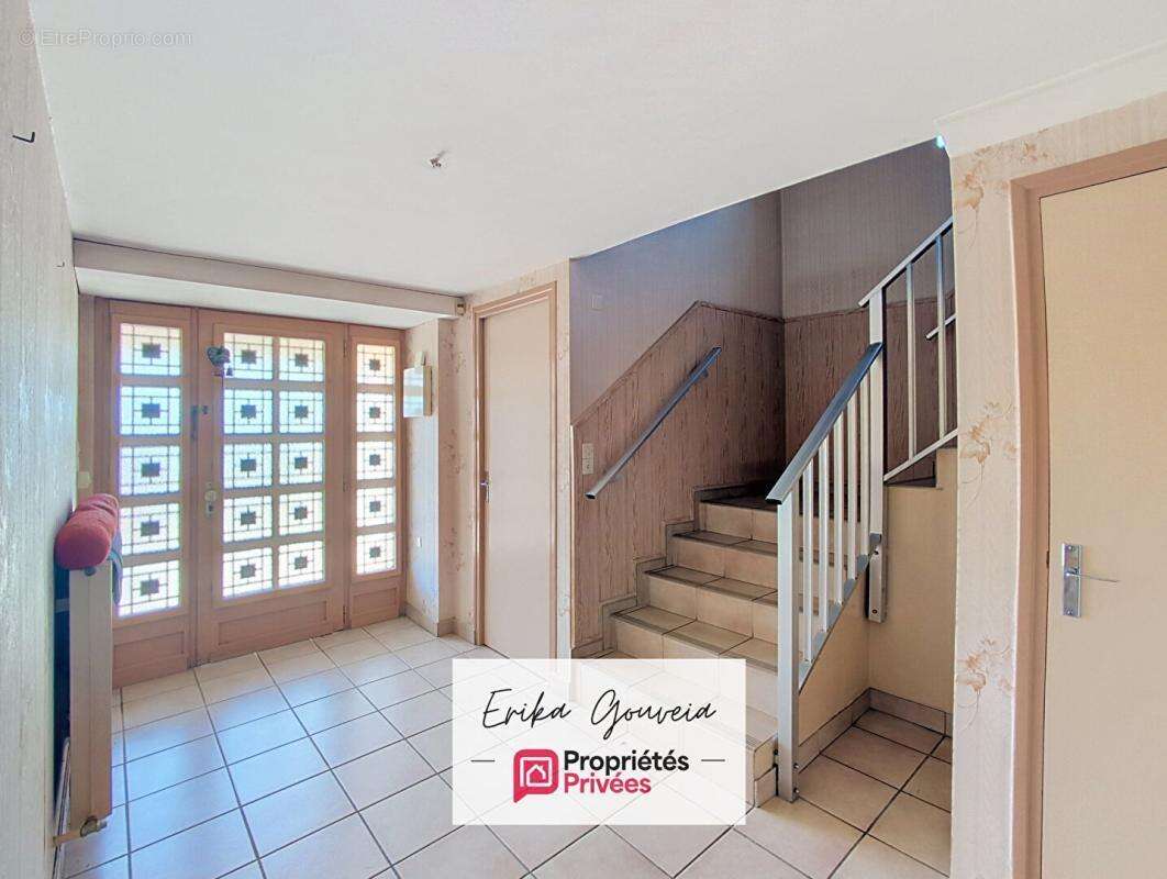 Le Havre Rouelles - Maison familiale avec jardin, garage, atelier et cave à vin - photo 16