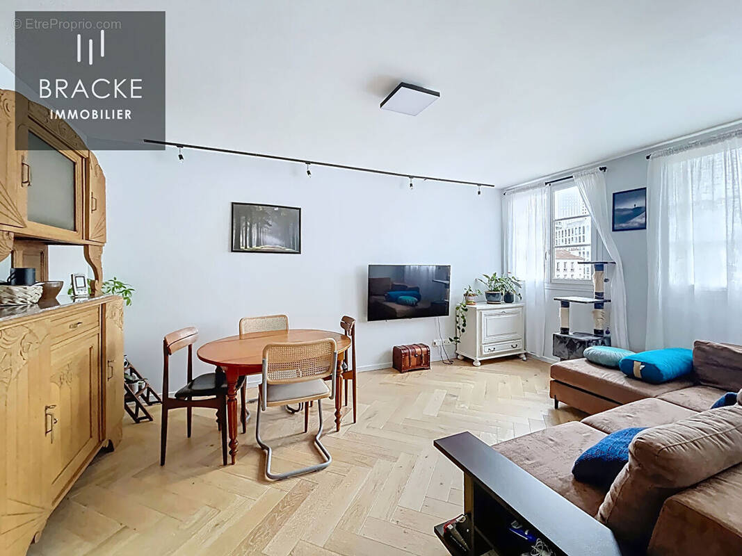 Appartement à COURBEVOIE