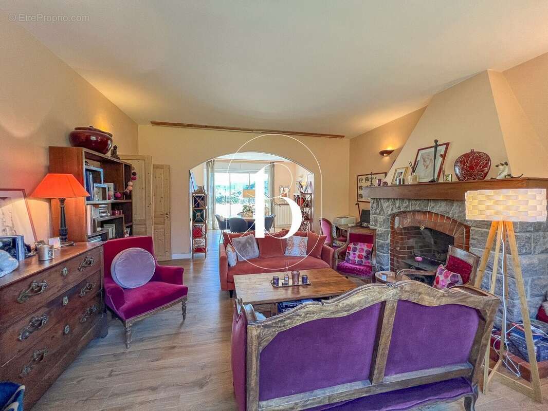 Maison à VALLON-PONT-D&#039;ARC