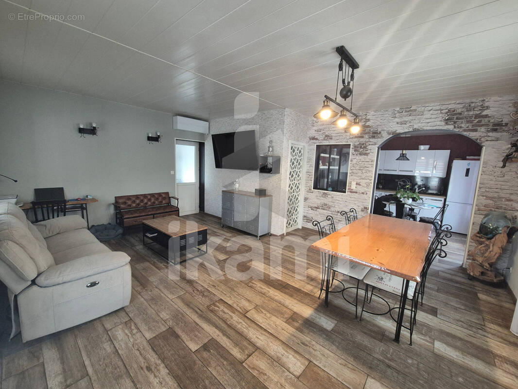 Maison à SAINT-DONAT-SUR-L&#039;HERBASSE