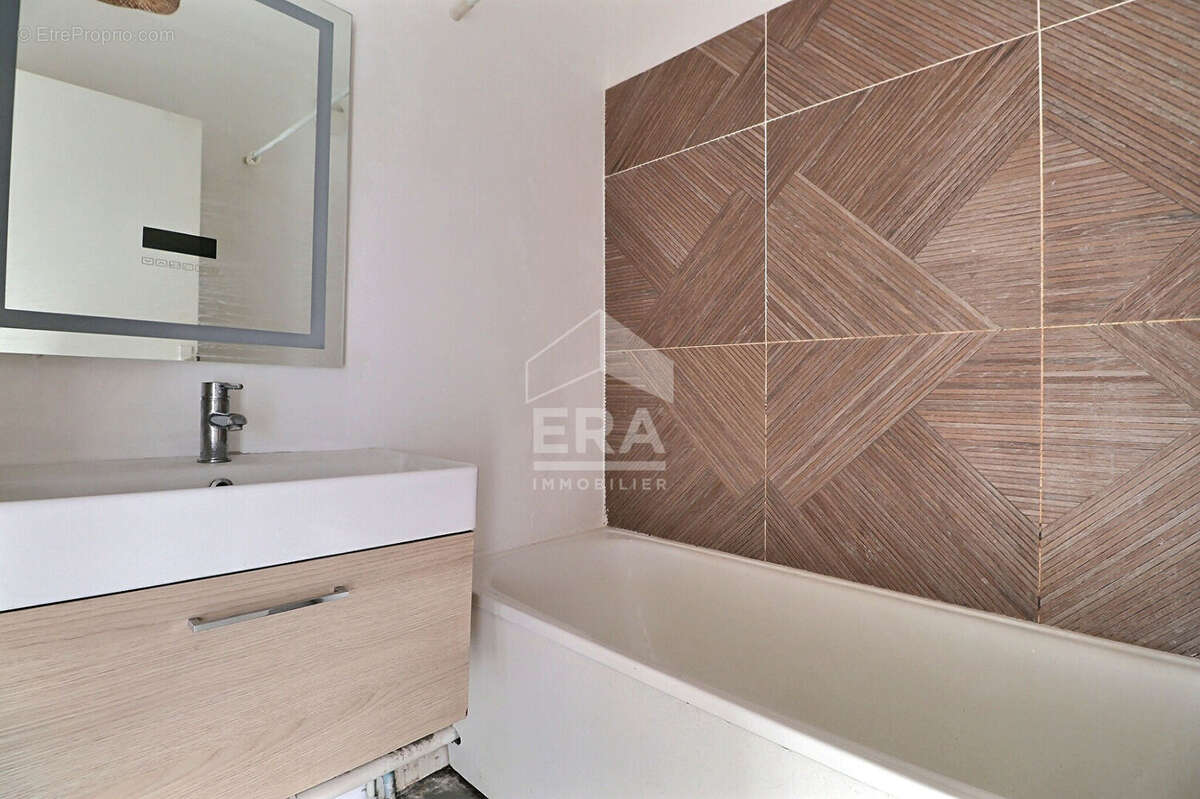 Appartement à LA COURNEUVE